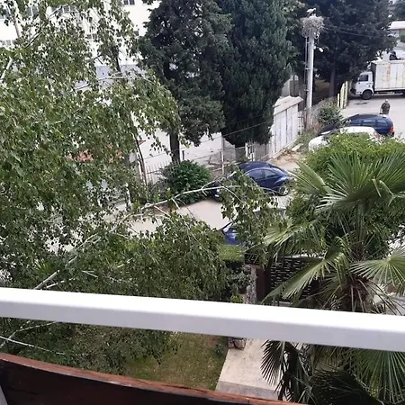 Mihaela Apartment